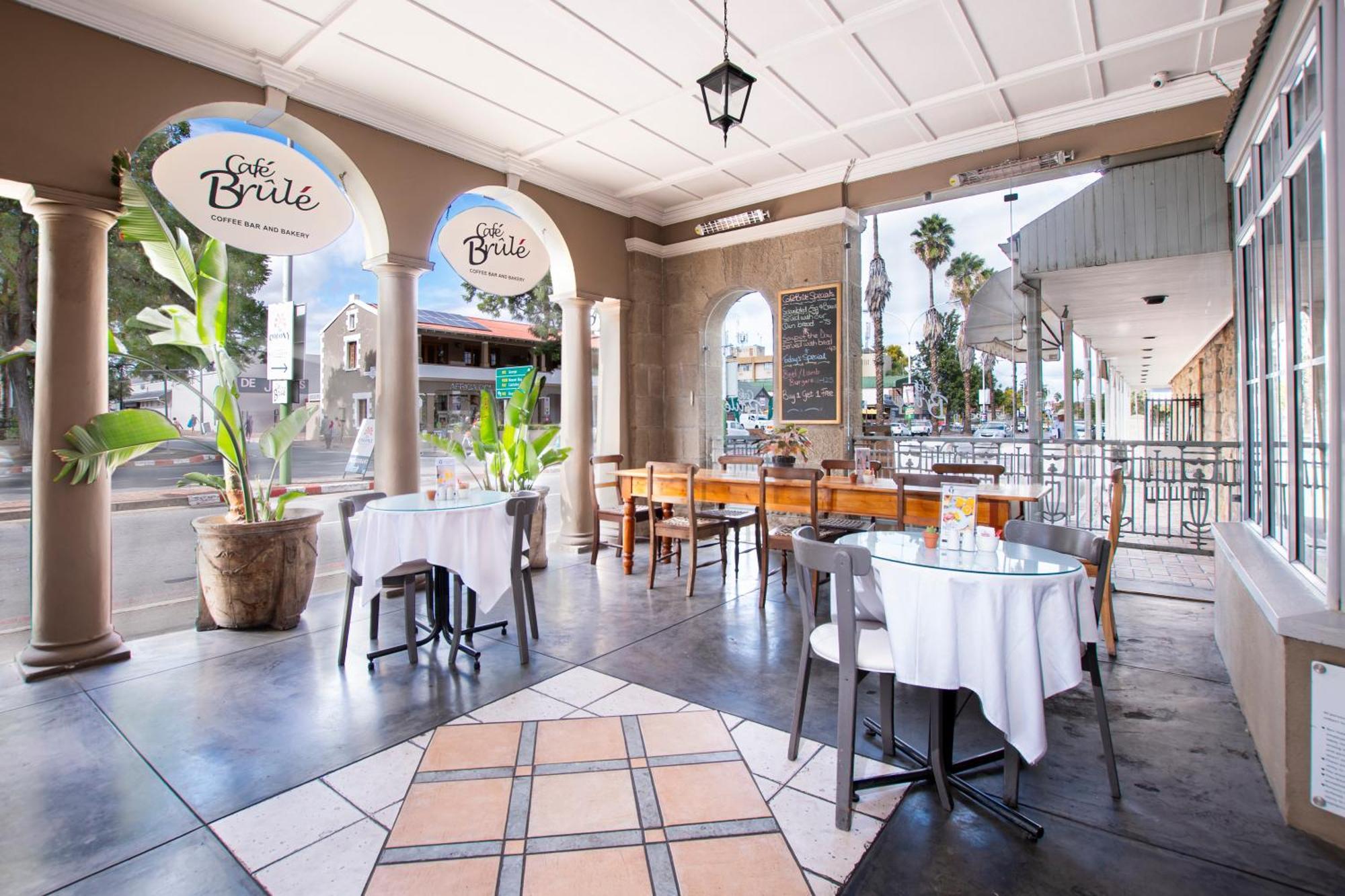 Queen'S Hotel By Bon Hotels Oudtshoorn Exterior photo